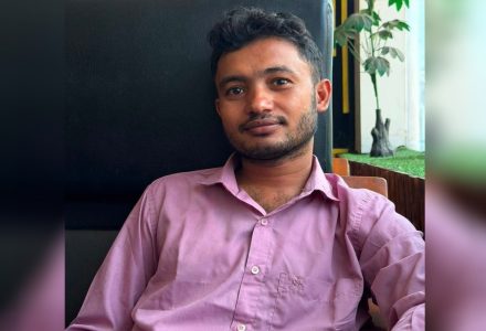পিংক বাস নয়, খুলনার জন্য কয়েকটা সাদা কালো রং এর গণপরিবহন বাস ই যথেষ্ট