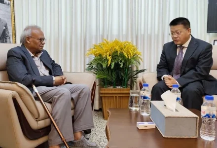 বিএনপির ভারপ্রাপ্ত মহাসচিব রিজভীর সঙ্গে চীনা রাষ্ট্রদূতের সৌজন্য সাক্ষাৎ